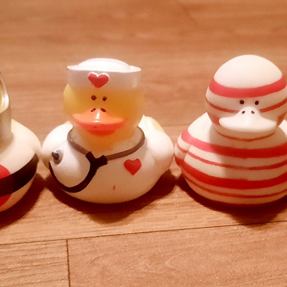 SOLD 9 Duck Toys - Picture 5 of 9